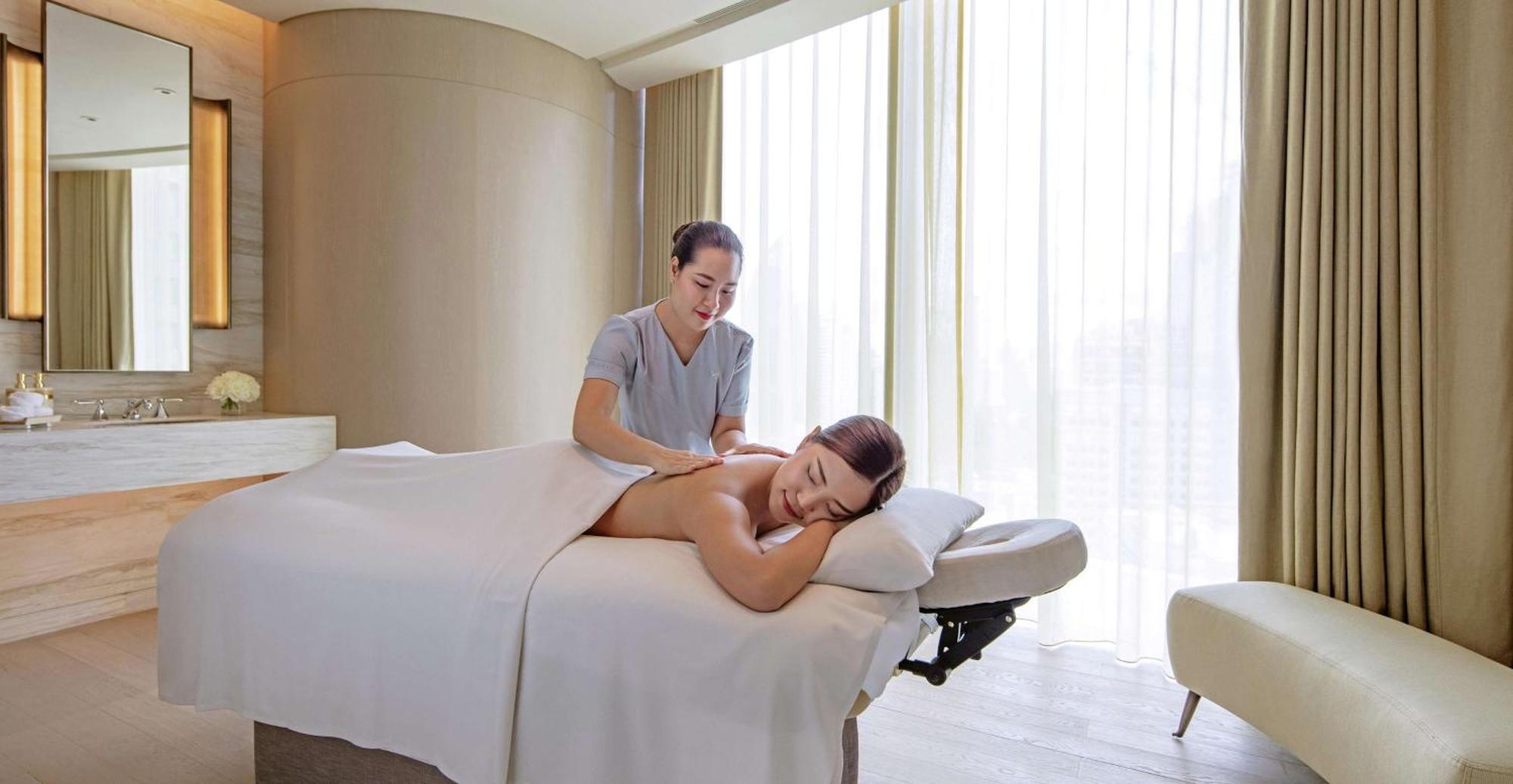 Waldorf Astoria Khách sạn 5*